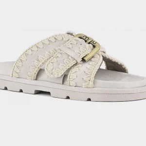 Low bio sandal buckle strap